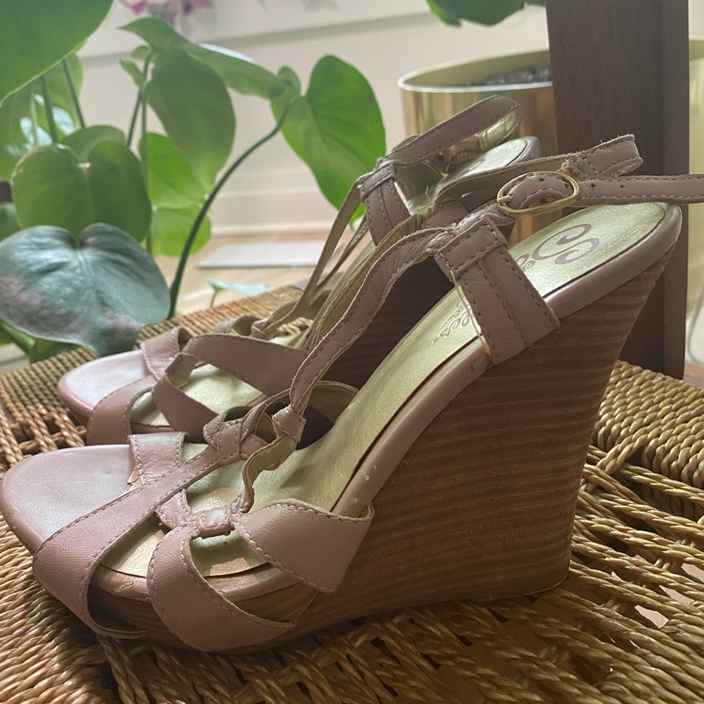 Seychelles Powder-Pink Wedge Heels - Size 7